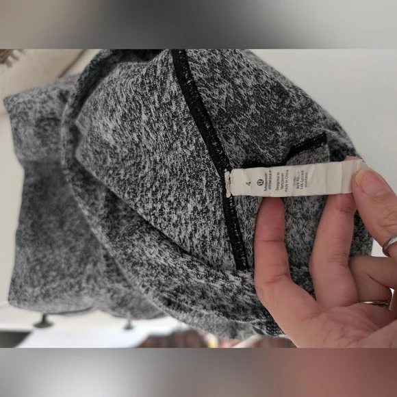 Lululemon Wunder Under Crop (Hi-Rise)Luon Spray Jacquard White Black Sz 4 - Picture 7 of 7